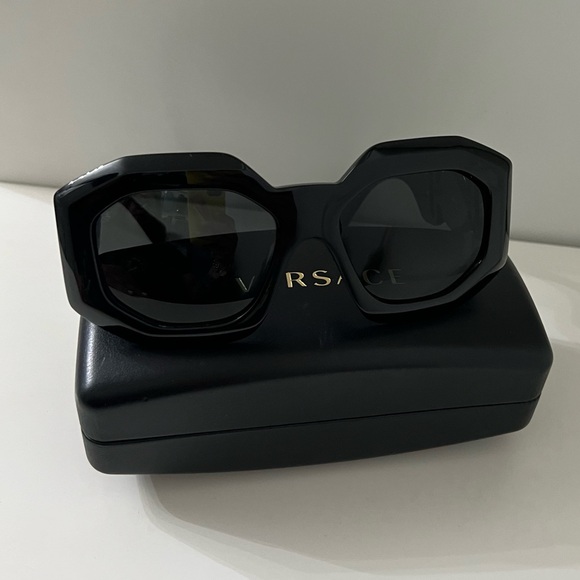 Versace Black Angular Sunglasses main image 6
